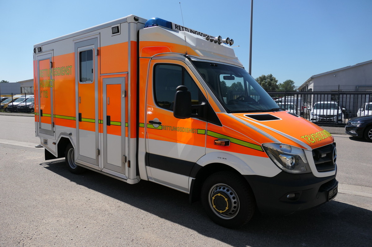 MERCEDES-BENZ Sprinter 519 CDI Klima Krankenwagen - سيارة إسعاف: صور 1 MERCEDES-BENZ Sprinter 519 CDI Klima Krankenwagen - سيارة إسعاف: صور 1