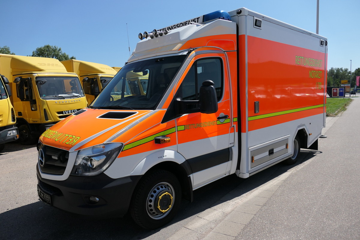 MERCEDES-BENZ Sprinter 519 CDI Klima Krankenwagen - سيارة إسعاف: صور 2 MERCEDES-BENZ Sprinter 519 CDI Klima Krankenwagen - سيارة إسعاف: صور 2