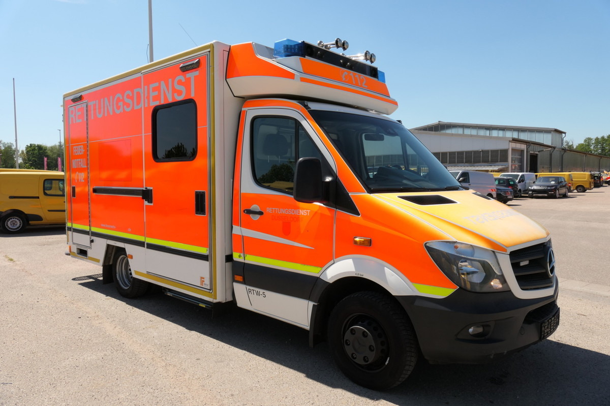 MERCEDES-BENZ Sprinter 519 CDI Klima Krankenwagen - سيارة إسعاف: صور 2 MERCEDES-BENZ Sprinter 519 CDI Klima Krankenwagen - سيارة إسعاف: صور 2