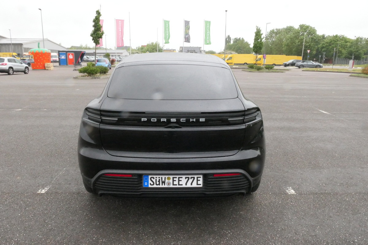 PORSCHE Macan 4 Electric - Bose Soundsystem Kombilimousi - سيارة دفع رباعي: صور 4 PORSCHE Macan 4 Electric - Bose Soundsystem Kombilimousi - سيارة دفع رباعي: صور 4