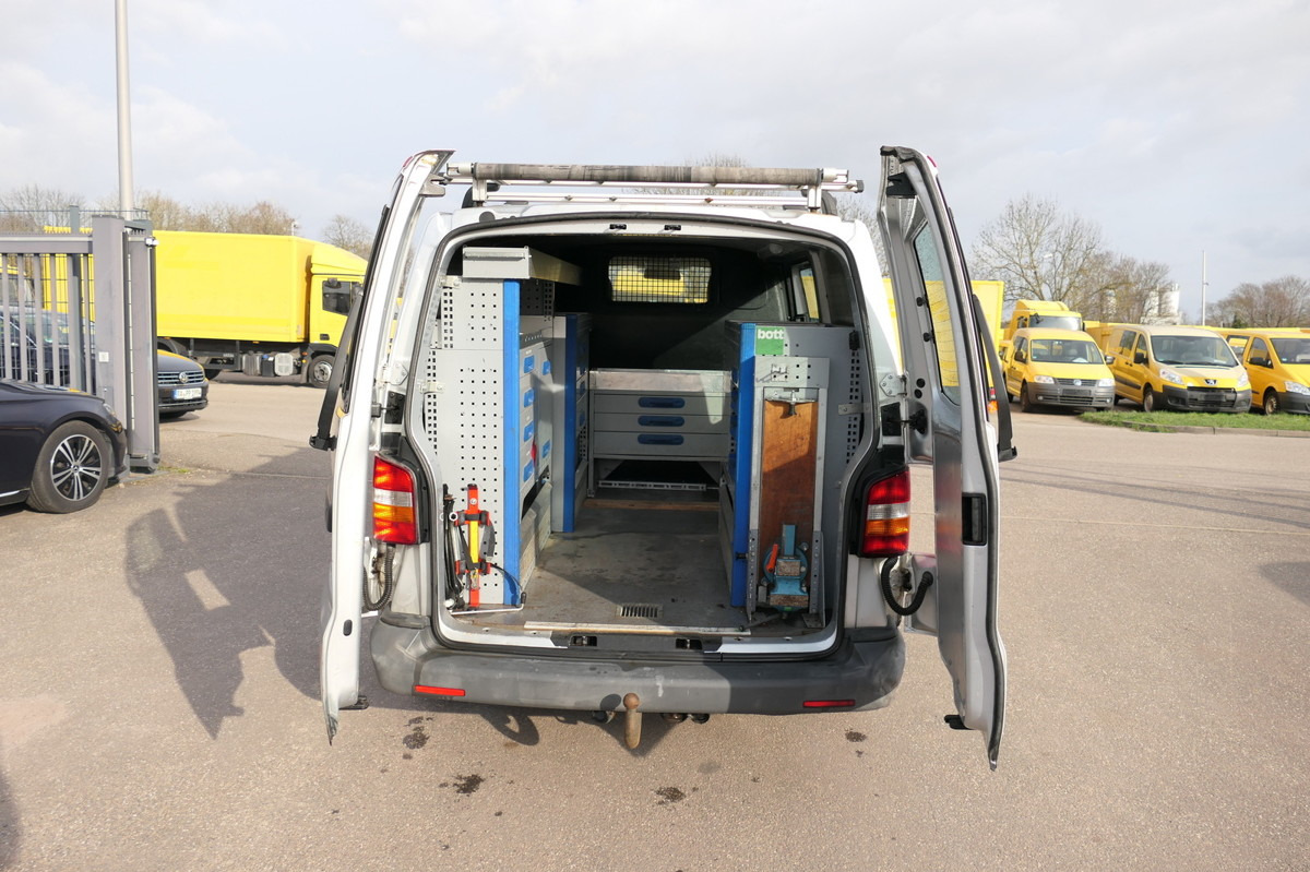 VW T5 Transporter 2.5 TDI 4Motion Werkstatteinbau A - فان المدمجة: صور 1 VW T5 Transporter 2.5 TDI 4Motion Werkstatteinbau A - فان المدمجة: صور 1