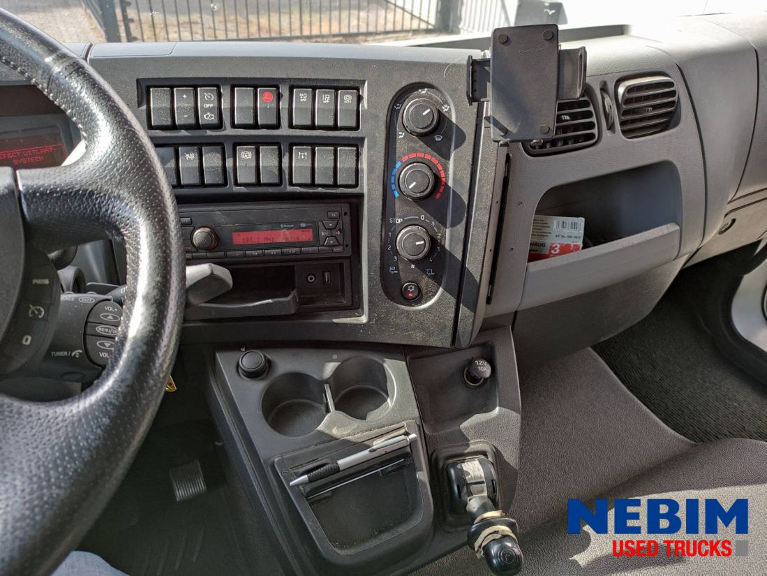 Renault D 14 240 4X2 - 319.854Km - بصندوق مغلق شاحنة: صور 3 Renault D 14 240 4X2 - 319.854Km - بصندوق مغلق شاحنة: صور 3