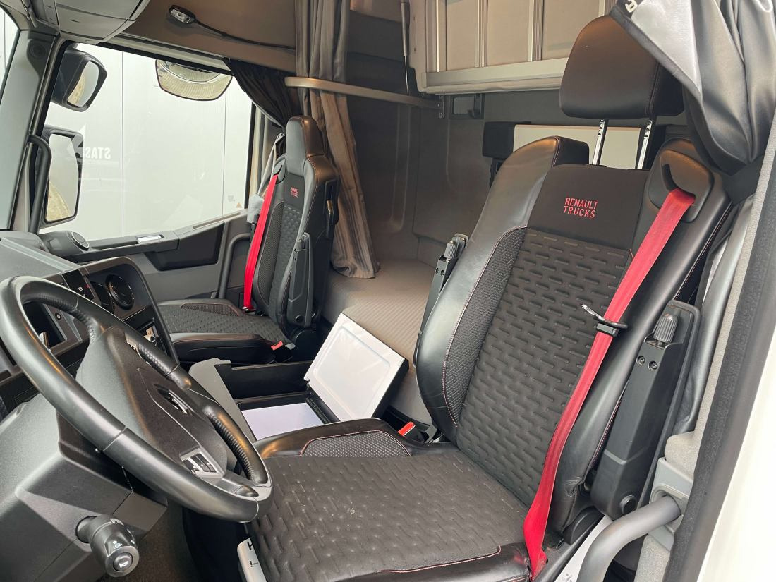Renault T HIGH 520 4x2 new tacho - Parking Airco - شاحنة جرار: صور 3 Renault T HIGH 520 4x2 new tacho - Parking Airco - شاحنة جرار: صور 3