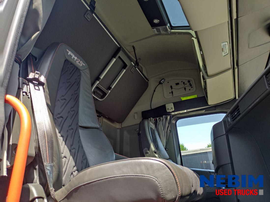Volvo FH 540 25th Anniversary ED - Dual Clutch / Dynamic Steering / I-park Cool - شاحنة جرار: صور 4 Volvo FH 540 25th Anniversary ED - Dual Clutch / Dynamic Steering / I-park Cool - شاحنة جرار: صور 4