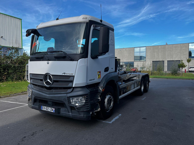 Mercedes-Benz Actros 2543 - شاحنة ذات الخطاف: صور 2 Mercedes-Benz Actros 2543 - شاحنة ذات الخطاف: صور 2