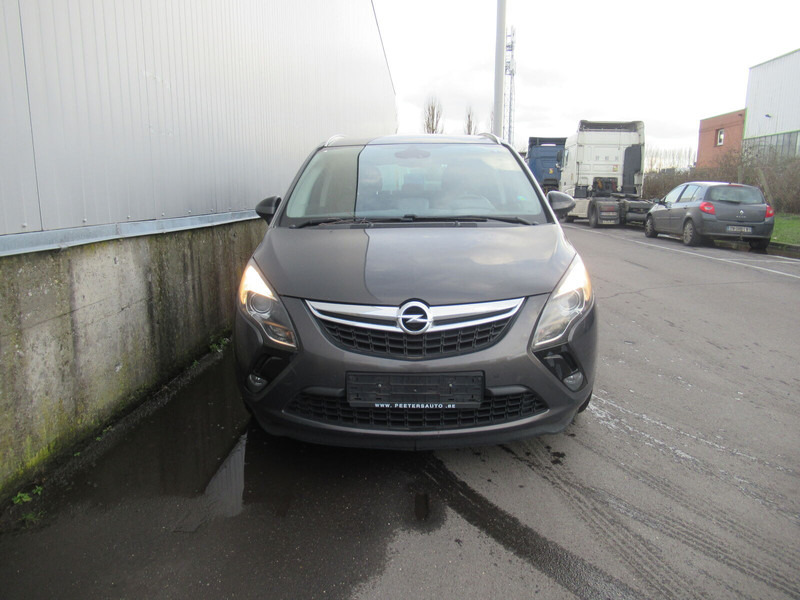 Opel Zafira Touren - سيارة: صور 3 Opel Zafira Touren - سيارة: صور 3