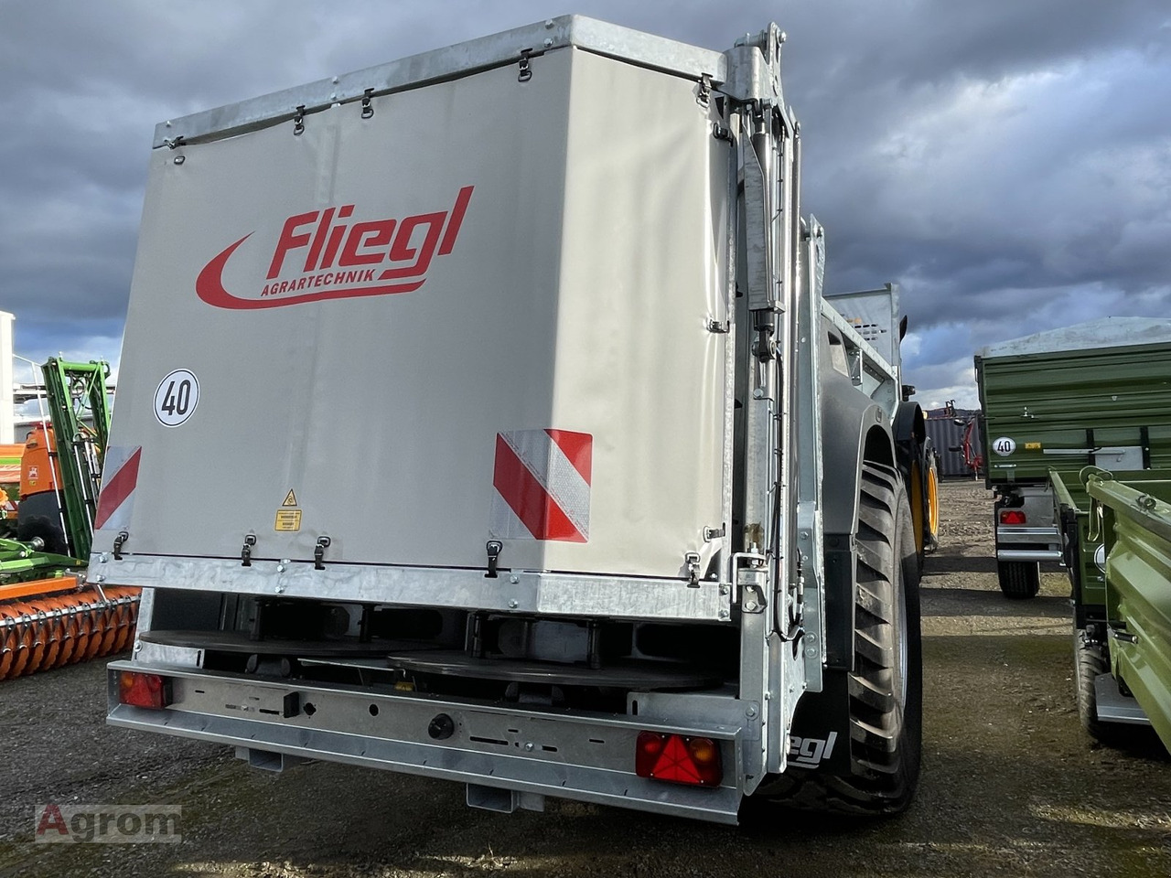 Fliegl ADS 100 - نثر السماد: صور 5 Fliegl ADS 100 - نثر السماد: صور 5