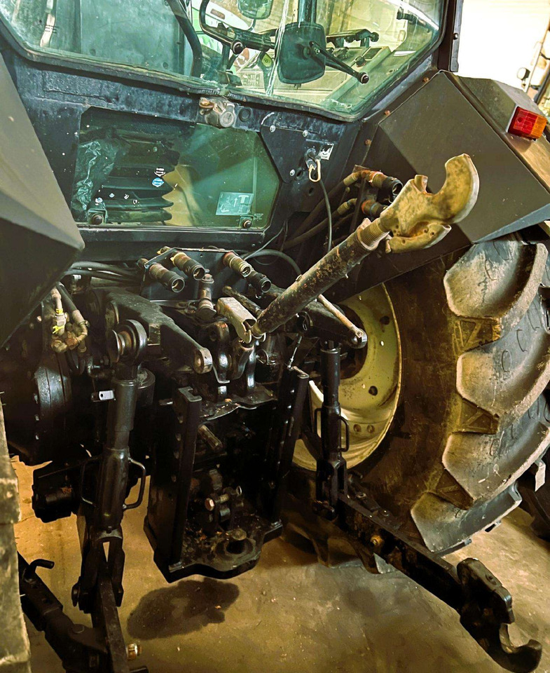 Valtra 8450 Mega - جرار: صور 5 Valtra 8450 Mega - جرار: صور 5