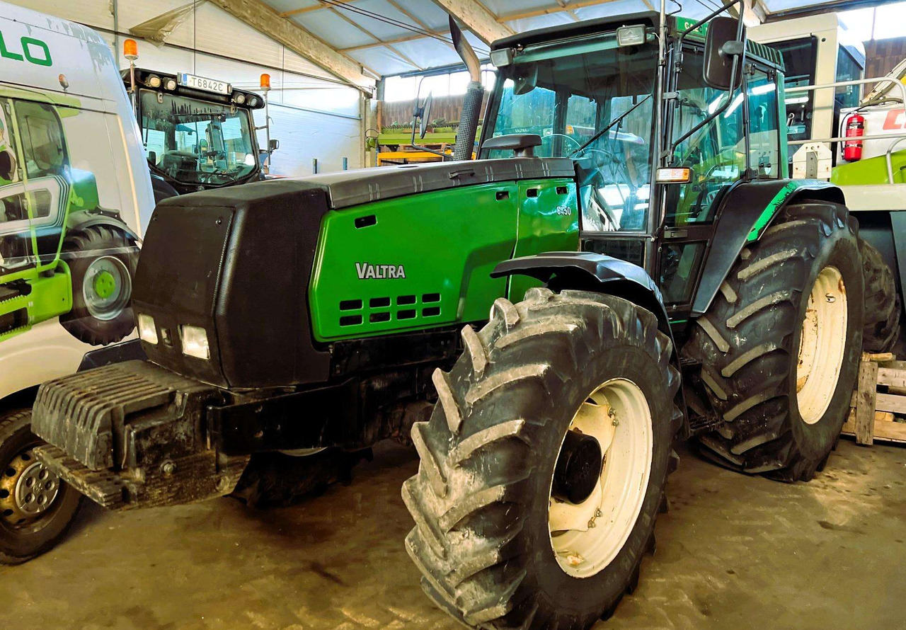 Valtra 8450 Mega - جرار: صور 2 Valtra 8450 Mega - جرار: صور 2