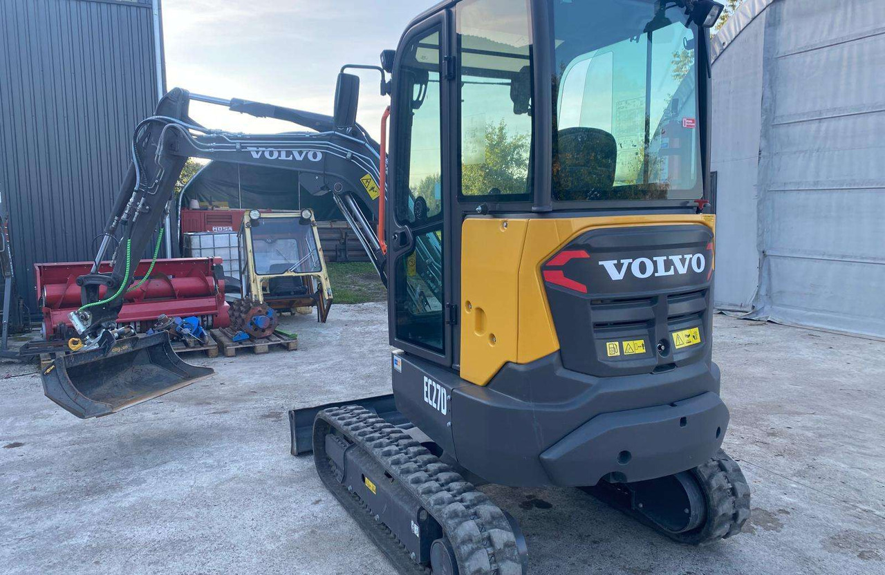 Volvo EC27D - حفارة مصغرة: صور 5 Volvo EC27D - حفارة مصغرة: صور 5