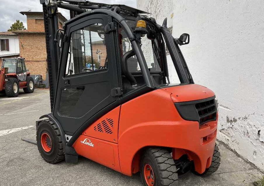 Linde H 35 D-02/393 - رافعة شوكية ديزل: صور 2 Linde H 35 D-02/393 - رافعة شوكية ديزل: صور 2