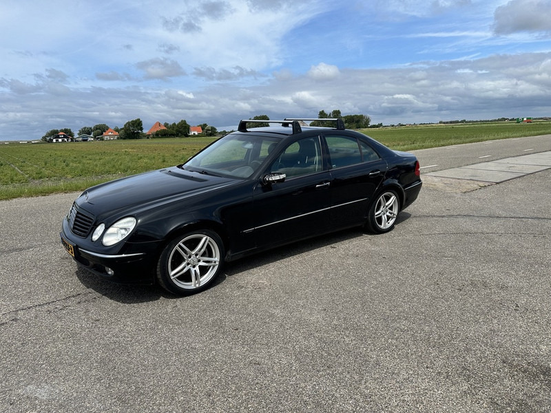 Mercedes-Benz E-Klasse 240 - سيارة: صور 1 Mercedes-Benz E-Klasse 240 - سيارة: صور 1