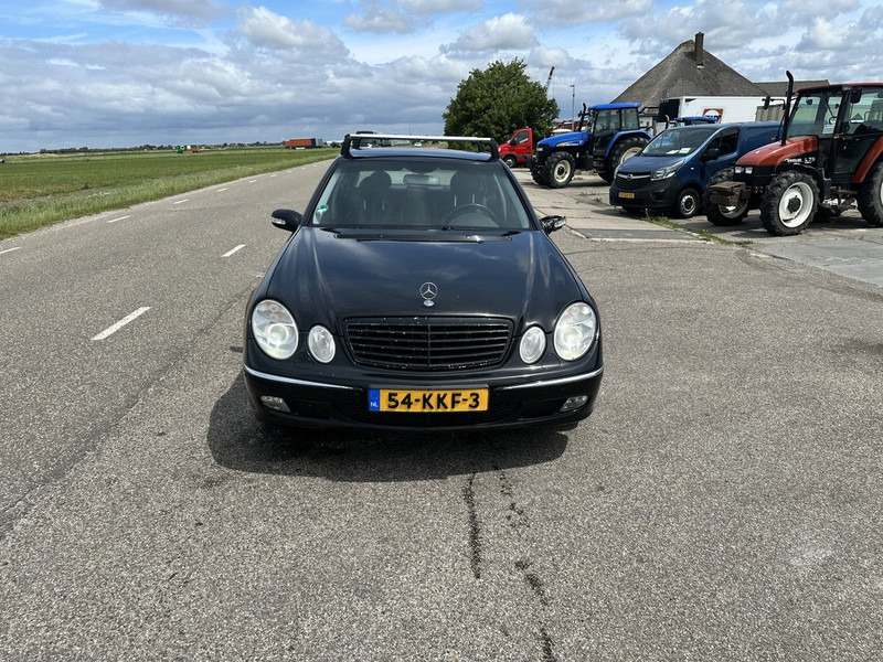 Mercedes-Benz E-Klasse 240 - سيارة: صور 2 Mercedes-Benz E-Klasse 240 - سيارة: صور 2