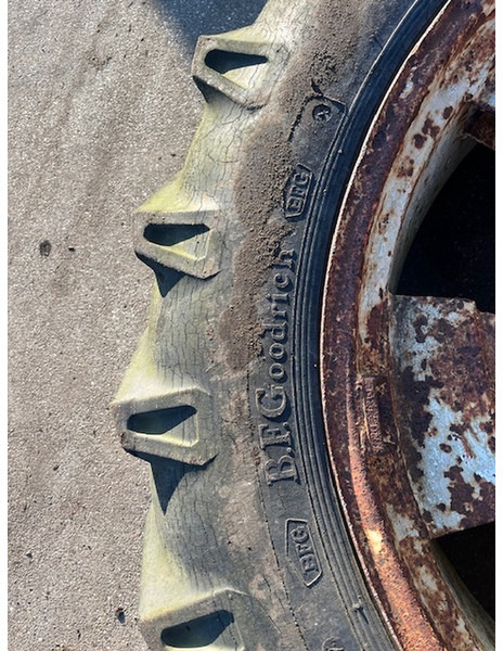 Michelin en goodrich 16.6 R38 - الإطارات: صور 4 Michelin en goodrich 16.6 R38 - الإطارات: صور 4