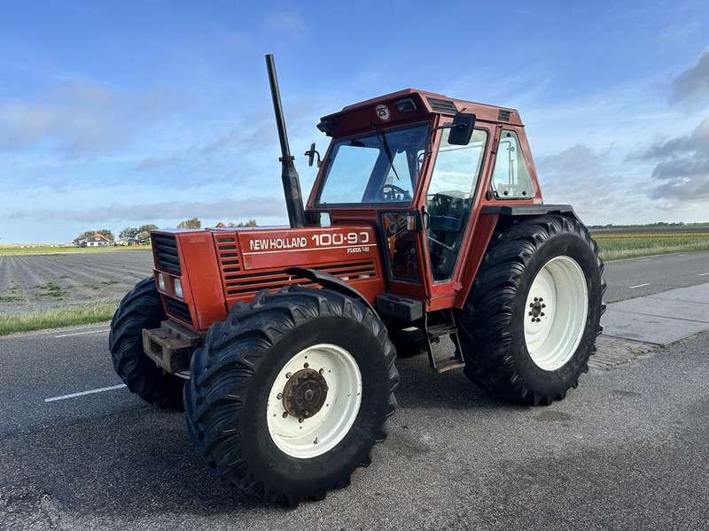 New Holland 100-90 DT - جرار: صور 1 New Holland 100-90 DT - جرار: صور 1