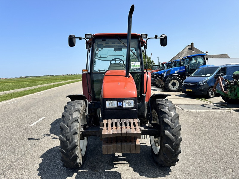 New Holland L 75 - جرار: صور 4 New Holland L 75 - جرار: صور 4