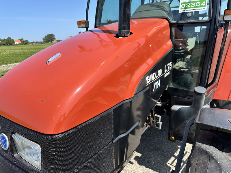 New Holland L 75 - جرار: صور 2 New Holland L 75 - جرار: صور 2