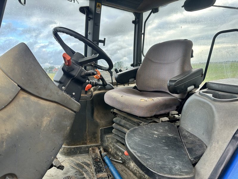 New Holland TM 140 - جرار: صور 5 New Holland TM 140 - جرار: صور 5