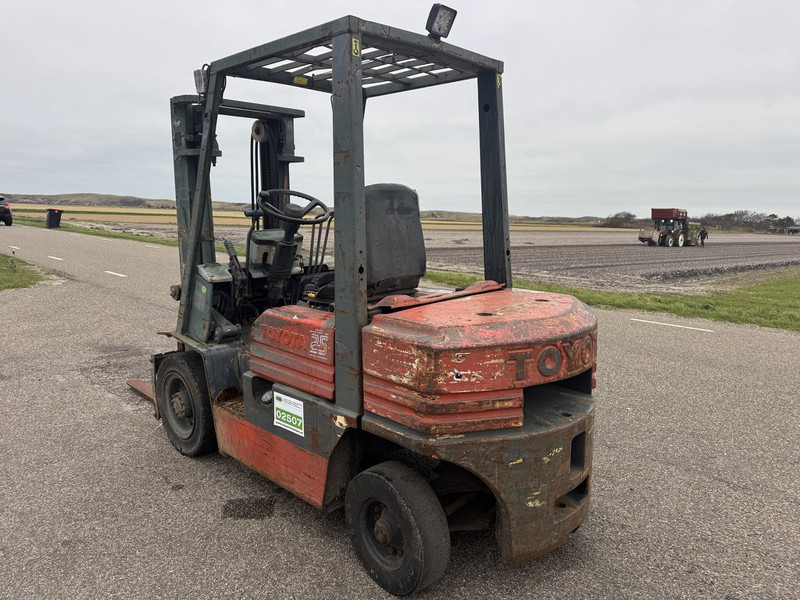 Toyota FD25D - رافعة شوكية ديزل: صور 5 Toyota FD25D - رافعة شوكية ديزل: صور 5