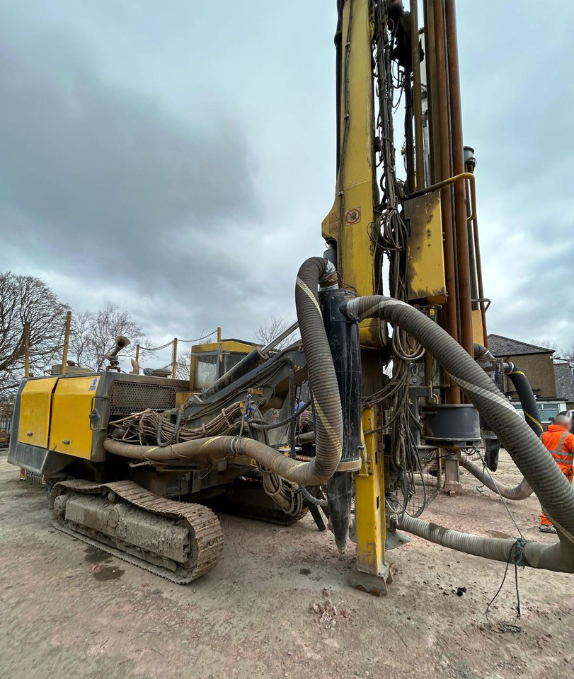 Atlas Copco ROC L8-44 - آلة حفر: صور 4 Atlas Copco ROC L8-44 - آلة حفر: صور 4