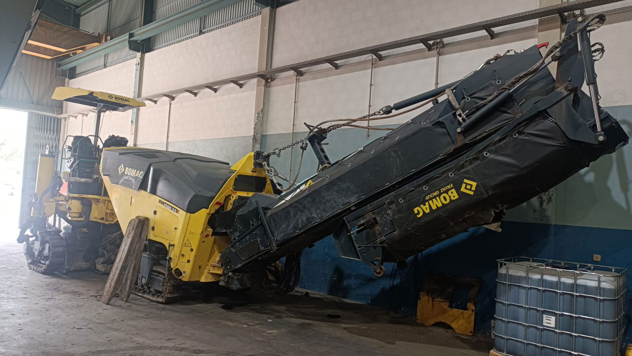Bomag BM 1300/35 - ماكينات لصقل الأسفلت: صور 2 Bomag BM 1300/35 - ماكينات لصقل الأسفلت: صور 2