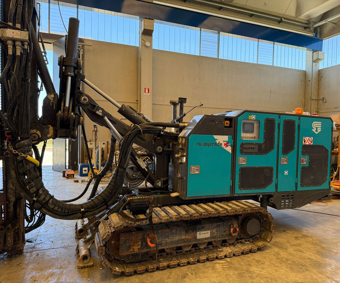 Casagrande C4 XP-2 - سائق كومة: صور 1 Casagrande C4 XP-2 - سائق كومة: صور 1