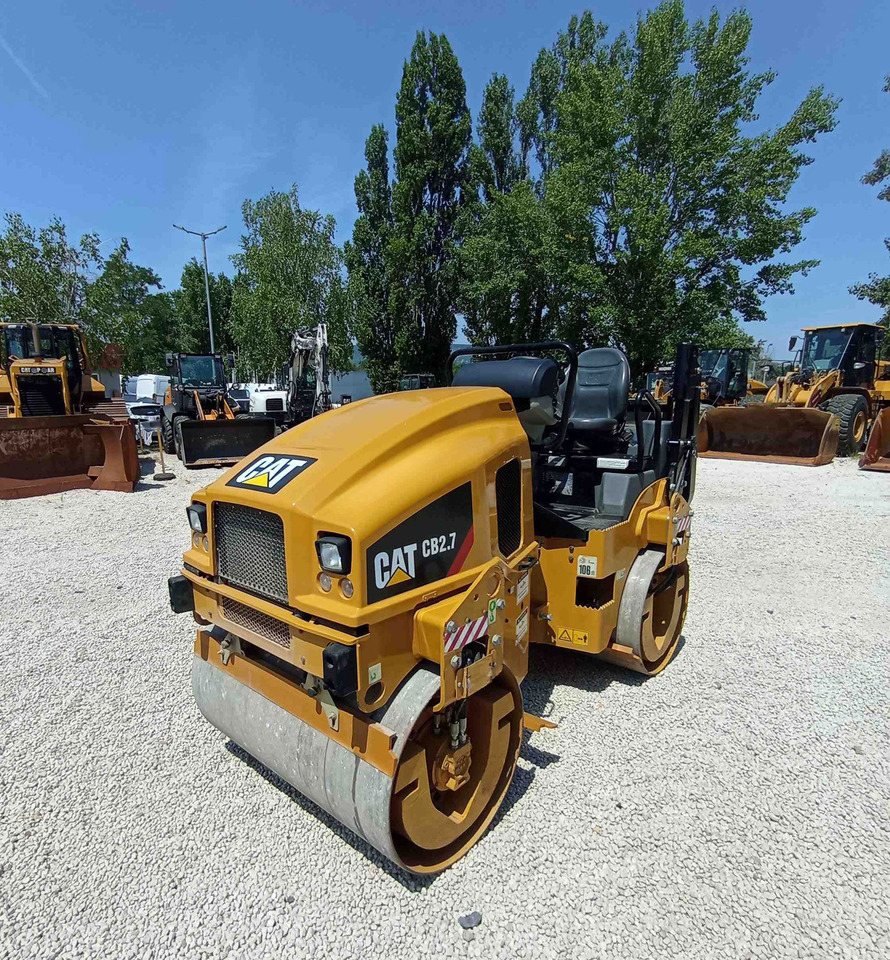 Caterpillar CB2.7 - مدحلة: صور 1 Caterpillar CB2.7 - مدحلة: صور 1