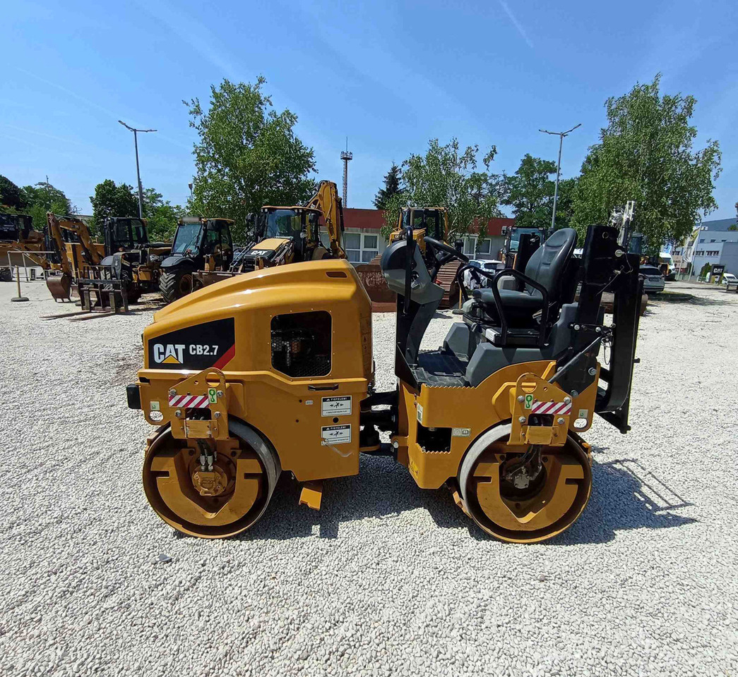Caterpillar CB2.7 - مدحلة: صور 3 Caterpillar CB2.7 - مدحلة: صور 3