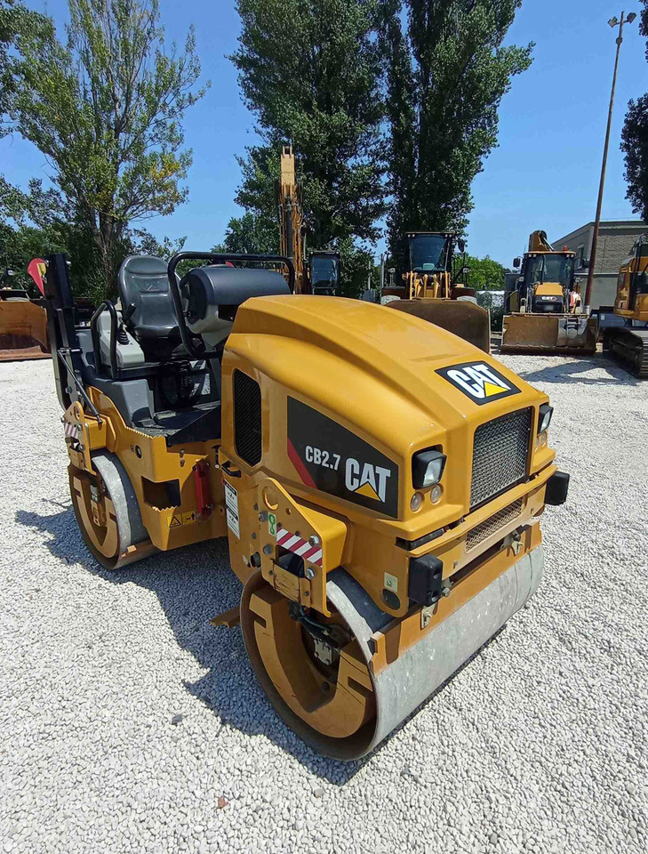 Caterpillar CB2.7 - مدحلة: صور 5 Caterpillar CB2.7 - مدحلة: صور 5