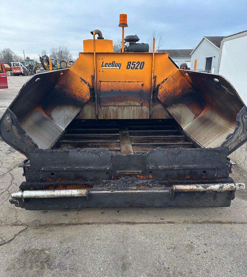 Leeboy 8520 - العامل بالقار: صور 5 Leeboy 8520 - العامل بالقار: صور 5