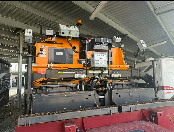 Leeboy 8608 - العامل بالقار: صور 5 Leeboy 8608 - العامل بالقار: صور 5