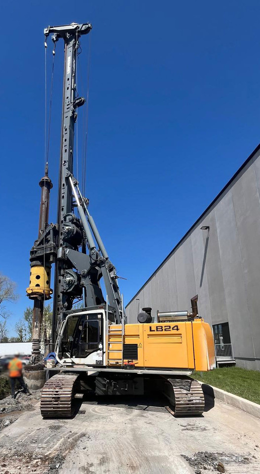 Liebherr LB-24 - سائق كومة: صور 3 Liebherr LB-24 - سائق كومة: صور 3
