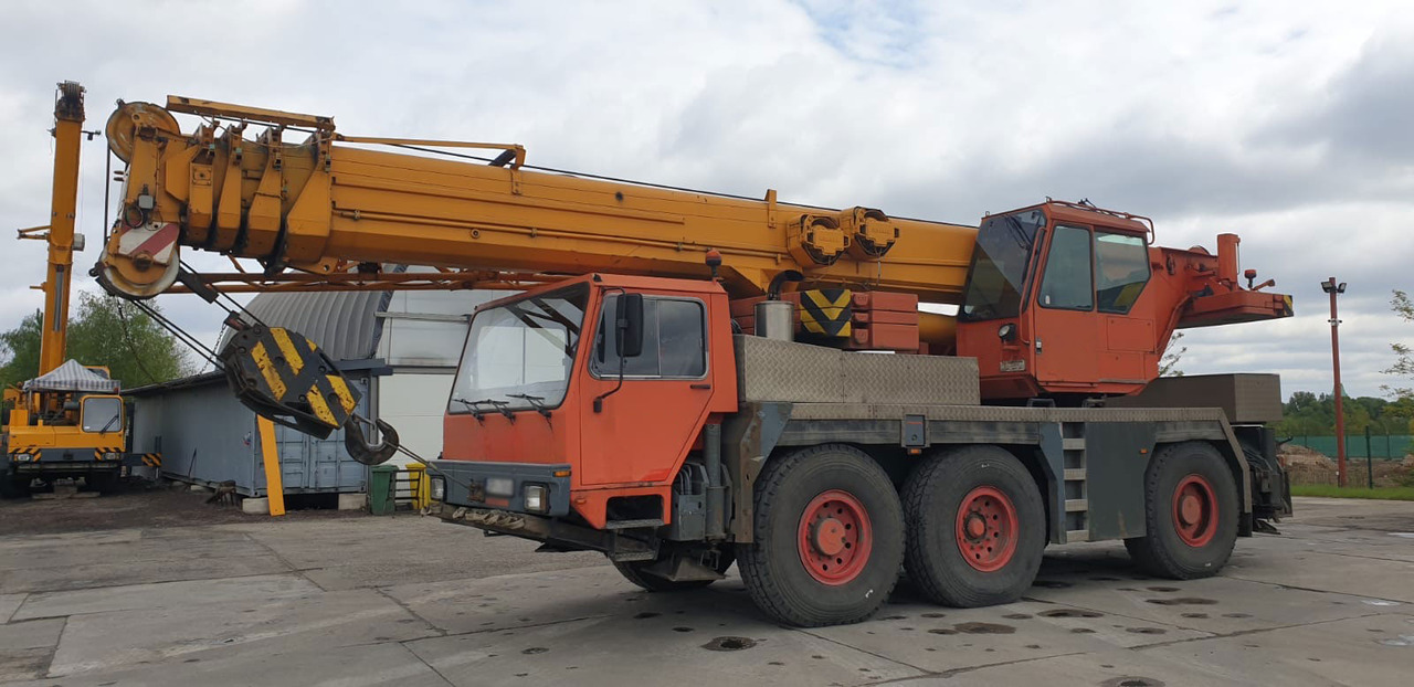 Liebherr LTM 1050-1 - موبايل كرين: صور 1 Liebherr LTM 1050-1 - موبايل كرين: صور 1
