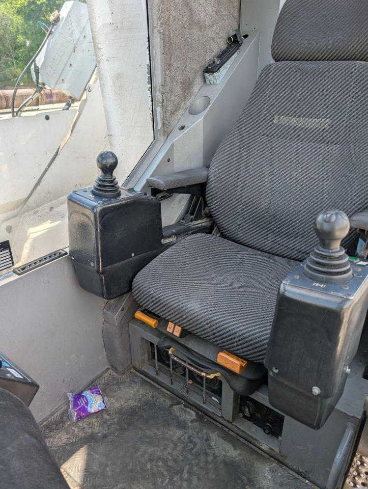 Liebherr LTM 1220-5.1 - موبايل كرين: صور 4 Liebherr LTM 1220-5.1 - موبايل كرين: صور 4