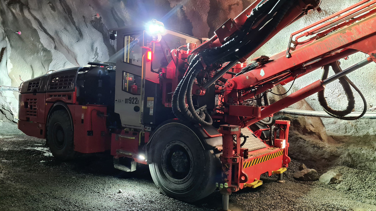 Sandvik DT922I - ماكينات التعدين: صور 1 Sandvik DT922I - ماكينات التعدين: صور 1