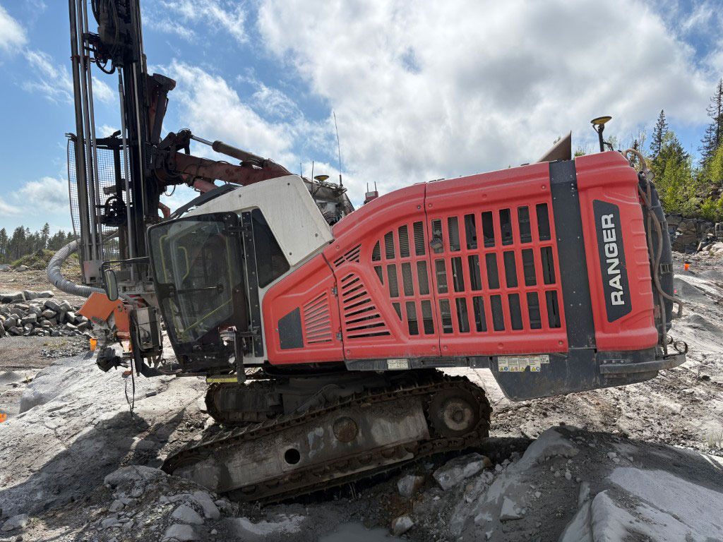 Sandvik DX800i - آلة حفر: صور 4 Sandvik DX800i - آلة حفر: صور 4