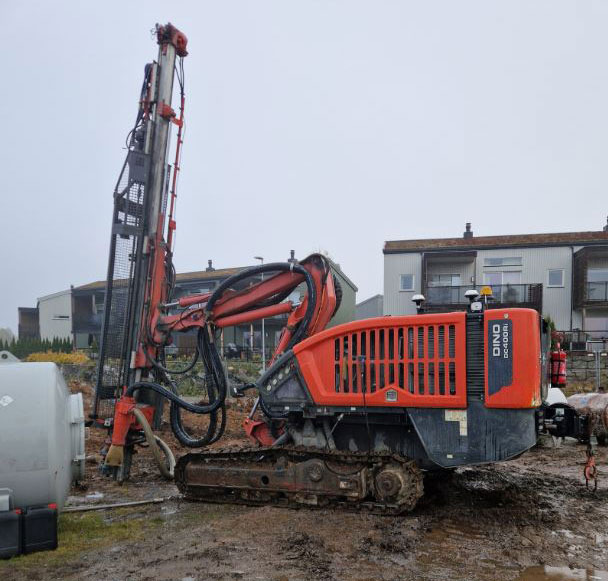 Sandvik Dino DC400Ri - آلة حفر: صور 3 Sandvik Dino DC400Ri - آلة حفر: صور 3