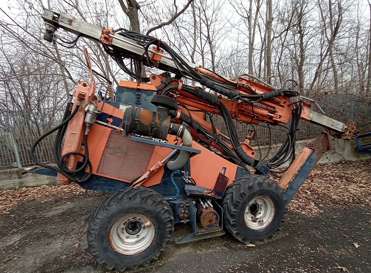 Tamrock Commando 300 - آلة حفر: صور 3 Tamrock Commando 300 - آلة حفر: صور 3