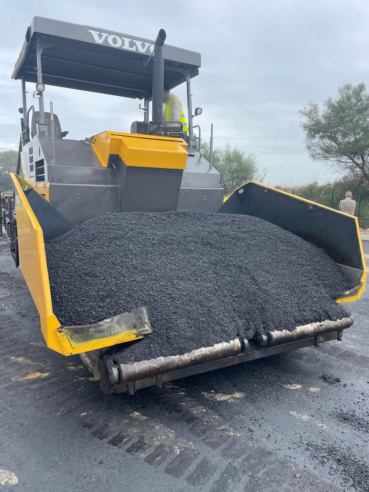 Volvo ABG 8820B - العامل بالقار: صور 5 Volvo ABG 8820B - العامل بالقار: صور 5