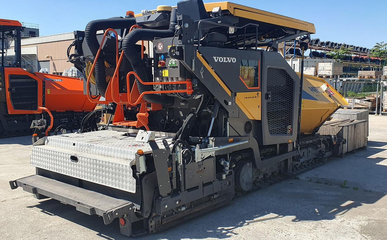 Volvo ABG P4820D - العامل بالقار: صور 5 Volvo ABG P4820D - العامل بالقار: صور 5