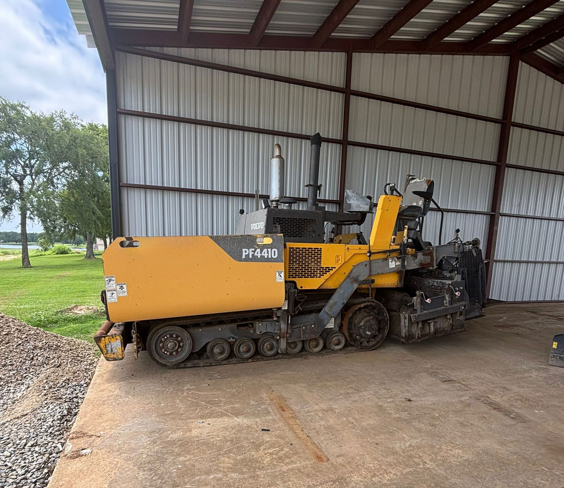 Volvo PF4410 - العامل بالقار: صور 2 Volvo PF4410 - العامل بالقار: صور 2
