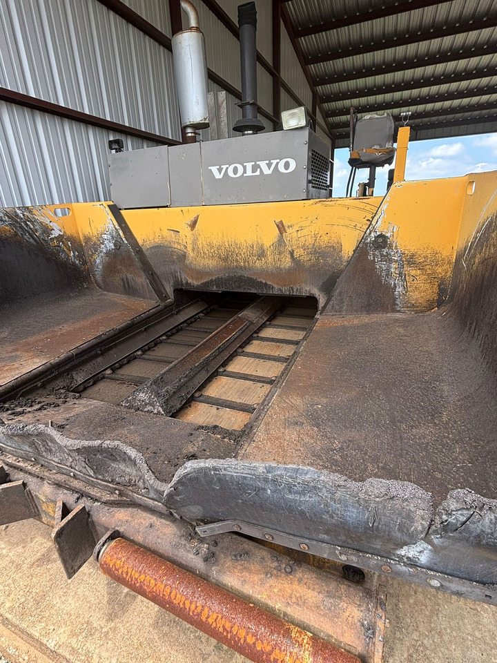 Volvo PF4410 - العامل بالقار: صور 4 Volvo PF4410 - العامل بالقار: صور 4