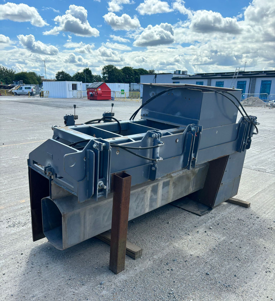 Wirtgen Slot Drain Mould - العامل بالقار: صور 2 Wirtgen Slot Drain Mould - العامل بالقار: صور 2