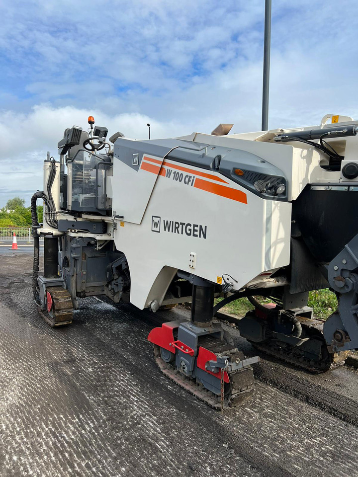 Wirtgen W 100 CFI - ماكينات لصقل الأسفلت: صور 5 Wirtgen W 100 CFI - ماكينات لصقل الأسفلت: صور 5