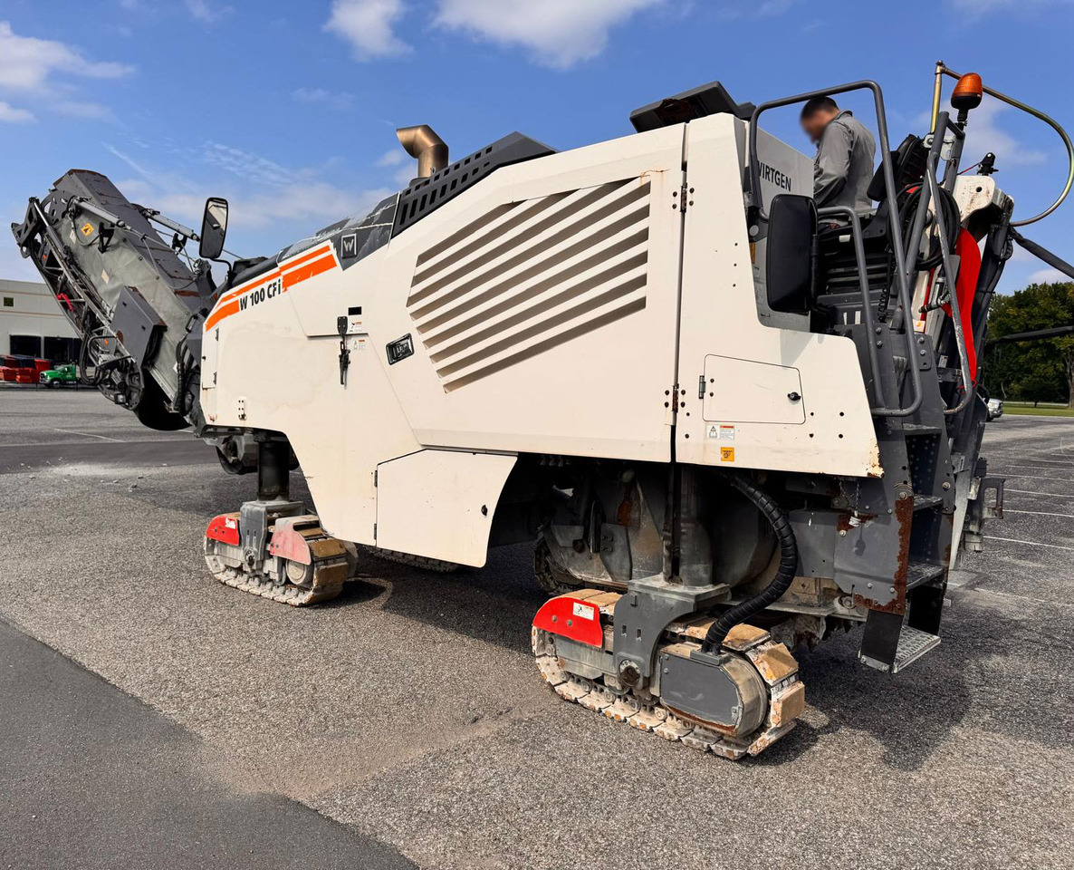 Wirtgen W 100 CFI - ماكينات لصقل الأسفلت: صور 1 Wirtgen W 100 CFI - ماكينات لصقل الأسفلت: صور 1