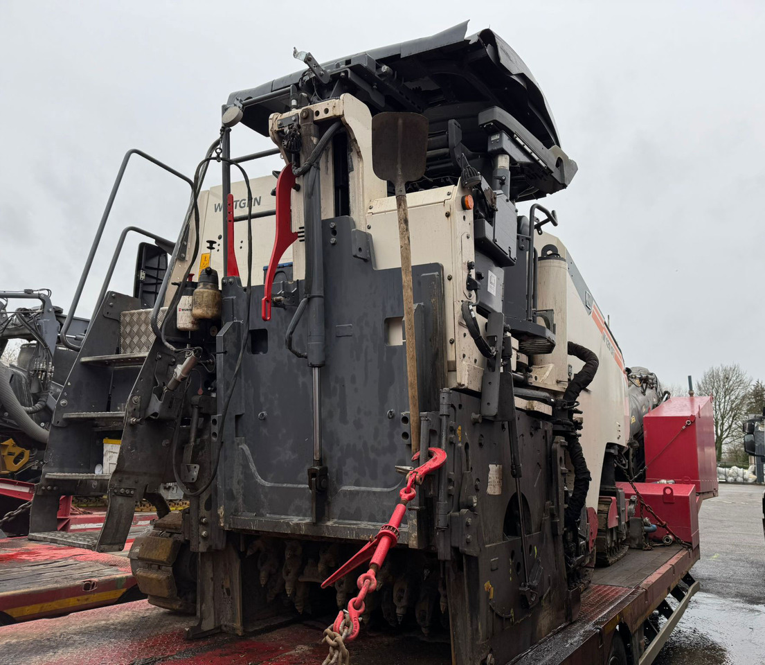 Wirtgen W 120 CFI - ماكينات لصقل الأسفلت: صور 5 Wirtgen W 120 CFI - ماكينات لصقل الأسفلت: صور 5