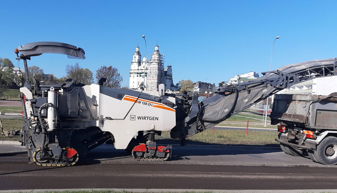 Wirtgen W 120 CFI - ماكينات لصقل الأسفلت: صور 2 Wirtgen W 120 CFI - ماكينات لصقل الأسفلت: صور 2