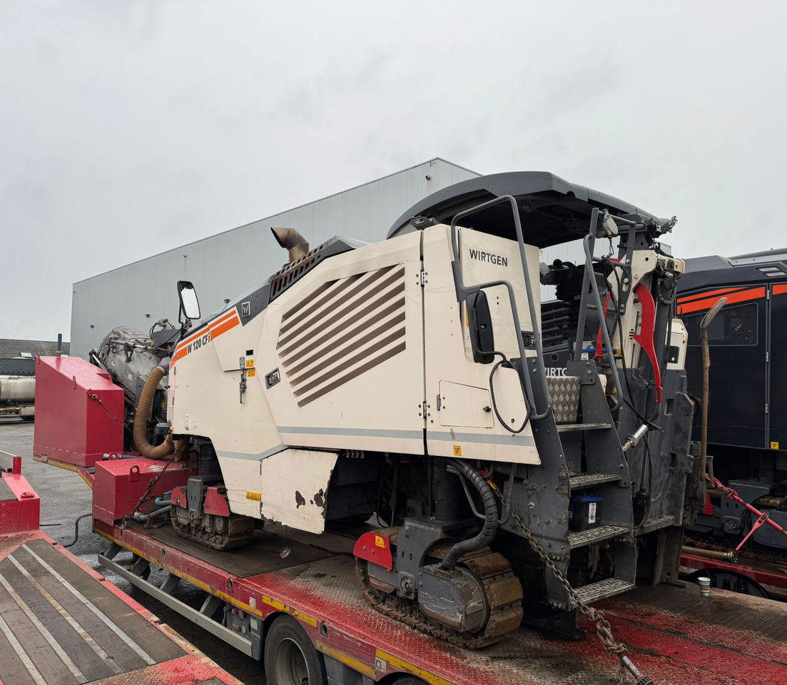 Wirtgen W 120 CFI - ماكينات لصقل الأسفلت: صور 1 Wirtgen W 120 CFI - ماكينات لصقل الأسفلت: صور 1