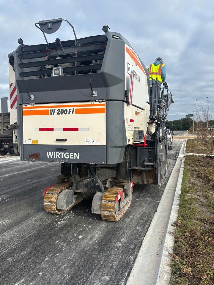 Wirtgen W 200 Fi - ماكينات لصقل الأسفلت: صور 4 Wirtgen W 200 Fi - ماكينات لصقل الأسفلت: صور 4