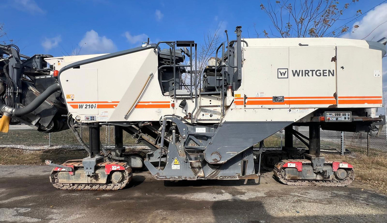 Wirtgen W 210 i - ماكينات لصقل الأسفلت: صور 4 Wirtgen W 210 i - ماكينات لصقل الأسفلت: صور 4